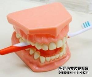 初戴假牙常会发生一些问题